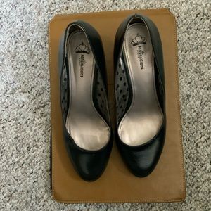 Fergalicious by Fergie, black pumps, sz. 10 medium width